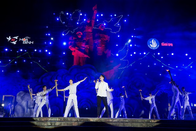 Hàng loạt ngôi sao âm nhạc hội tụ trong đêm nghệ thuật Câu chuyện hòa bình tại Quảng Bình - Ảnh 3.