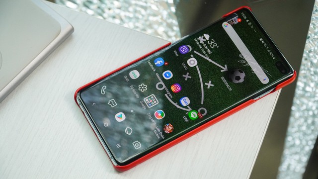 Trước giờ G Việt Nam đấu Th&aacute;i Lan, Thế Giới Di Động bất ngờ tung Galaxy S10+ phi&ecirc;n bản HLV Park Hang-seo - Ảnh 3.