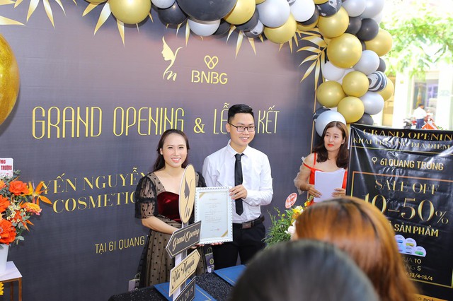 Tưng bừng ng&agrave;y hội mua sắm của Yến Nguyễn Cometic v&agrave; thương hiệu mặt nạ BNBG tại Nha Trang - Ảnh 6.