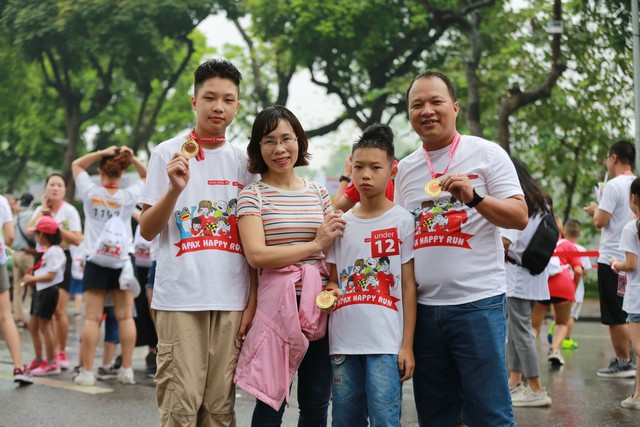 Bống “chè bưởi” cùng bạn học tổ chức thành công giải chạy marathon, quyên tiền xây trường cho học sinh vùng cao - Ảnh 6.