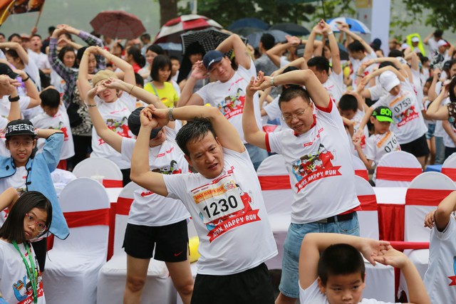 Bống “chè bưởi” cùng bạn học tổ chức thành công giải chạy marathon, quyên tiền xây trường cho học sinh vùng cao - Ảnh 3.