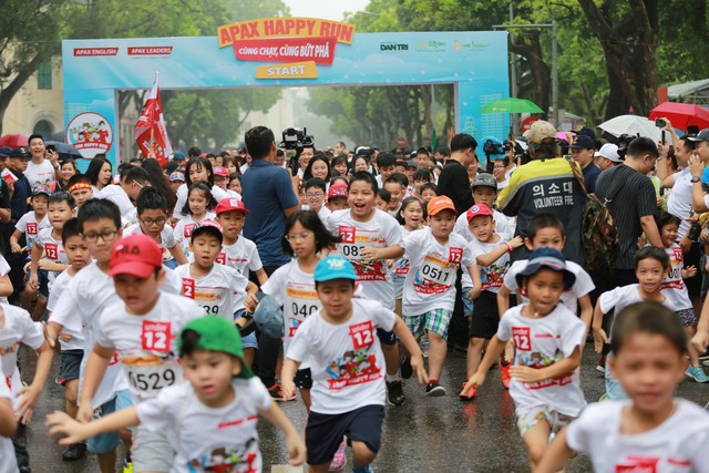 Bống “chè bưởi” cùng bạn học tổ chức thành công giải chạy marathon, quyên tiền xây trường cho học sinh vùng cao - Ảnh 8.