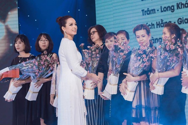 Người mẫu Thúy Hạnh, diễn viên Cát Phượng, Hải Yến cùng dàn nghệ sĩ Việt xuất hiện rạng ngời tại sự kiện - Ảnh 9.