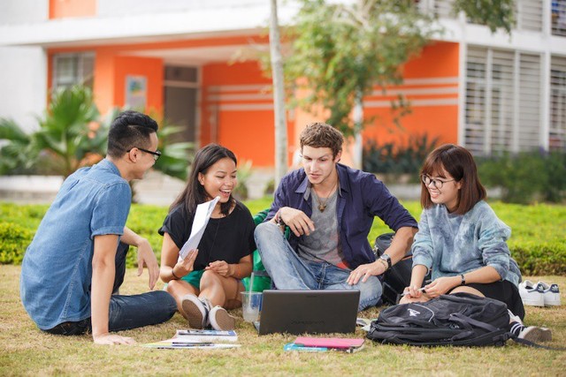 Đâu cần du học, sinh viên Việt vẫn được hưởng chất lượng giáo dục quốc tế! - Ảnh 1.