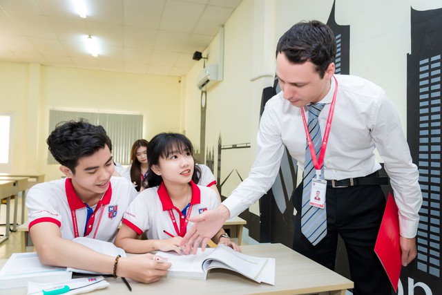 Rộng cửa v&agrave;o đại học với phương thức x&eacute;t tuyển học bạ - Ảnh 2.