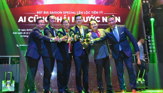 B - Ray v&agrave; d&agrave;n trai xinh g&aacute;i đẹp The Face đốt n&oacute;ng kh&ocirc;ng kh&iacute; sự kiện của Sabeco - Ảnh 7.