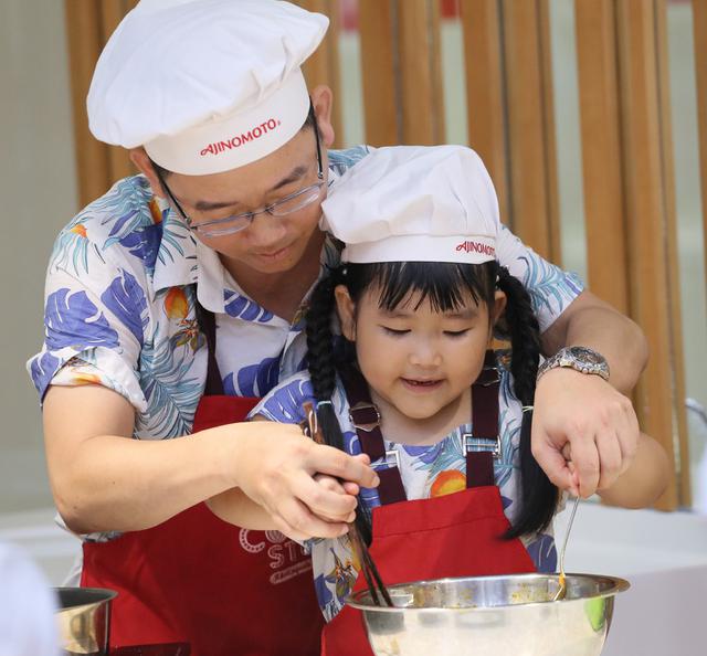 Diễn vi&ecirc;n Qu&acirc;n Anh bật m&iacute; b&iacute; quyết &ldquo;giữ lửa&rdquo; hạnh ph&uacute;c trong gia đ&igrave;nh - Ảnh 4.