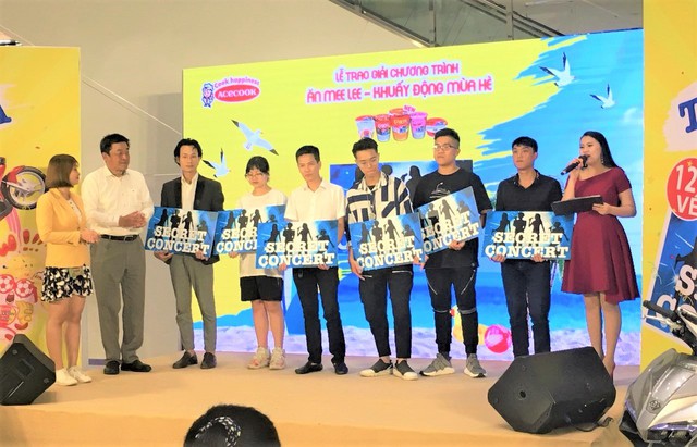 Acecook Việt Nam trao vé tham dự Secret Concert cho những người may mắn trúng thưởng - Ảnh 8.