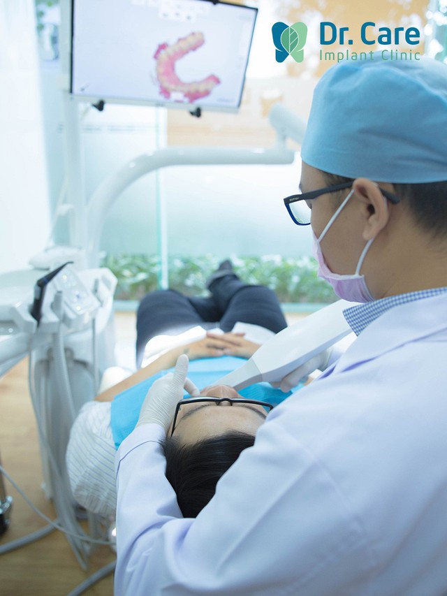 Nha khoa chuyên sâu trồng răng Implant cho người trung niên - Ảnh 2.