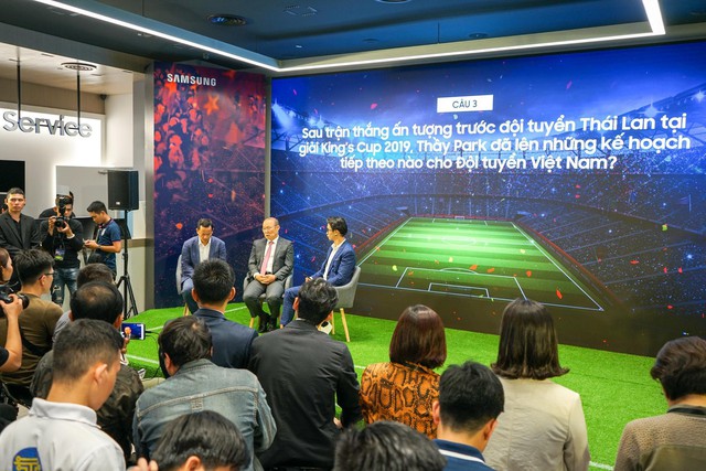 Ra mắt S10 phiên bản Park Hang-seo riêng cho Việt Nam, thị trường 90 triệu dân ngày càng được Samsung quan tâm hơn - Ảnh 2.