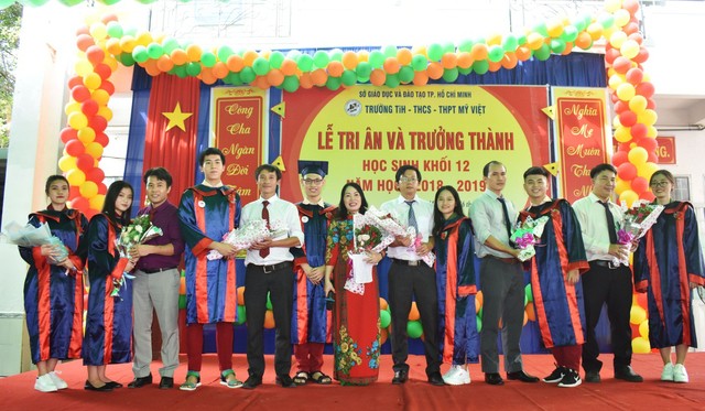 Nước mắt xen lẫn niềm vui trong lễ tri ân và trưởng thành của teen Mỹ Việt - Ảnh 7.