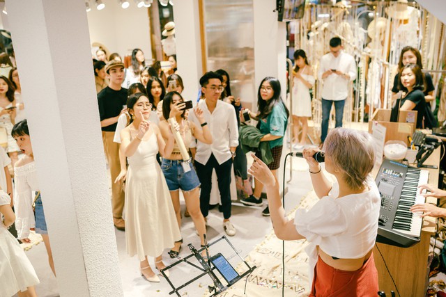 Đ&ecirc;m tiệc h&egrave; s&ocirc;i động với &acirc;m hưởng Bohochic c&ugrave;ng Go&ucirc;t De Jun v&agrave; #Rani&eacute;go - Ảnh 3.