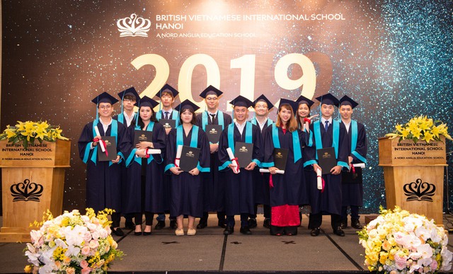 Lễ tốt nghiệp &ldquo;đẹp như mơ&rdquo; của học sinh trường quốc tế tại Việt Nam - Ảnh 5.