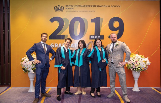 Lễ tốt nghiệp &ldquo;đẹp như mơ&rdquo; của học sinh trường quốc tế tại Việt Nam - Ảnh 10.