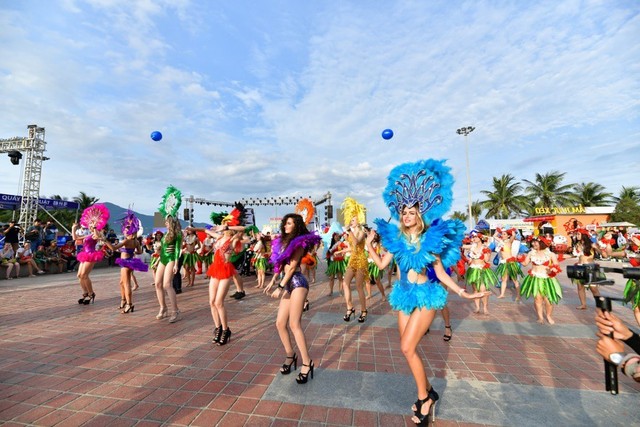 Lễ hội diễu hành Summer Parade độc đáo khuấy động Đà thành - Ảnh 2.