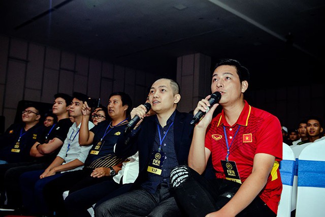 Độ Mixi, Xemesis c&ugrave;ng c&aacute;c tuyển thủ Quế Ngọc Hải, Phan Văn Đức, Nguyễn Văn To&agrave;n khuấy động tiệc sinh nhật 1 tuổi của FIFA Online 4 - Ảnh 11.