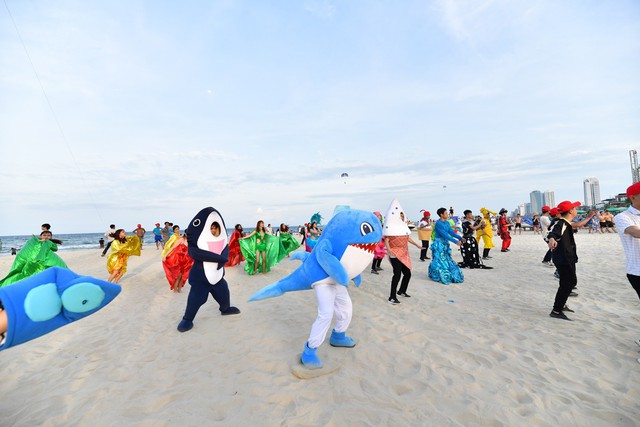 Lễ hội diễu hành Summer Parade độc đáo khuấy động Đà thành - Ảnh 4.