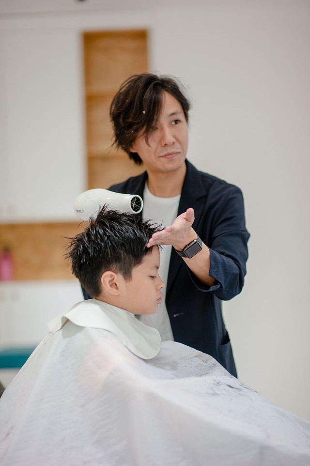 Zusso Hair Salon hút giới trẻ sành điệu Hà thành - Ảnh 3.