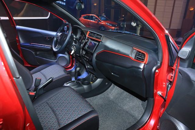 Cầu thủ đội tuyển Việt Nam th&iacute;ch th&uacute;, muốn tậu Honda Brio mới ra mắt - Ảnh 12.