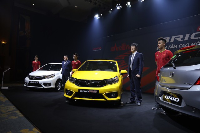 Cầu thủ đội tuyển Việt Nam th&iacute;ch th&uacute;, muốn tậu Honda Brio mới ra mắt - Ảnh 13.