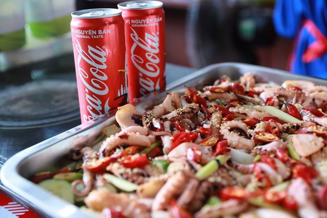Quá thấu hiểu nhu cầu ăn uống, bắt trend “thần sầu”, Coca-Cola đúng là “chân ái” của giới trẻ Việt! - Ảnh 5.