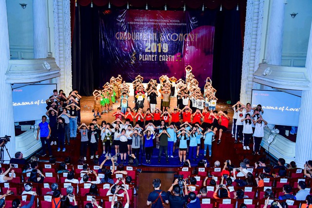 Mắt chữ O mồm chữ A với độ “chất” của lễ tổng kết Trường quốc tế Singapore - Ảnh 6.