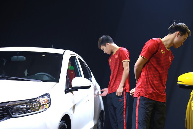 Cầu thủ đội tuyển Việt Nam th&iacute;ch th&uacute;, muốn tậu Honda Brio mới ra mắt - Ảnh 5.