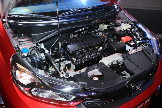 Cầu thủ đội tuyển Việt Nam th&iacute;ch th&uacute;, muốn tậu Honda Brio mới ra mắt - Ảnh 9.