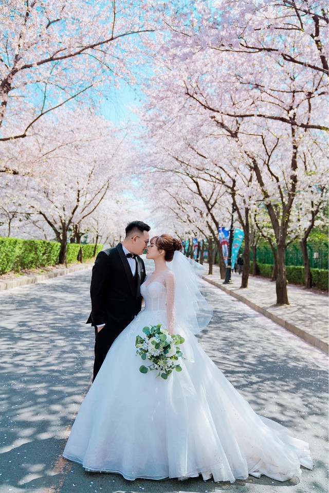 Ảnh cưới lãng mạn của Linh kute - Bước nhảy xì tin và ông xã tại Hàn Quốc - Ảnh 1.