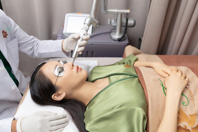 Nh&atilde; Phương bật m&iacute; b&iacute; quyết kiến tạo nhan sắc vượt thời gian nhưng kh&ocirc;ng can thiệp thẩm mỹ - Ảnh 2.