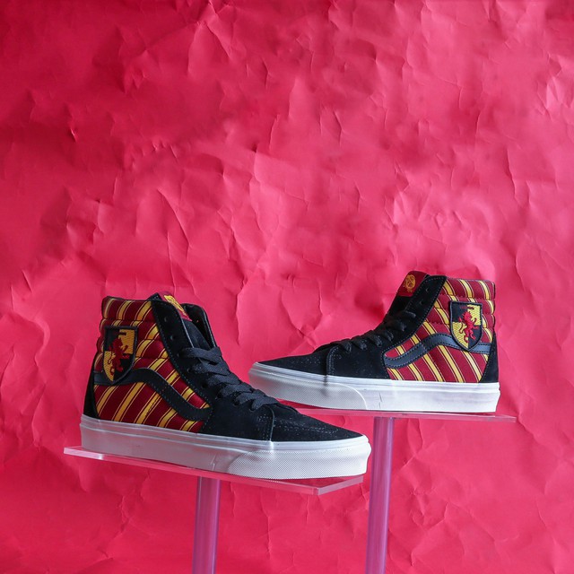 Những c&acirc;u chuyện về trường học ph&ugrave; thủy&nbsp;được Vans t&aacute;i hiện bằng phi&ecirc;n bản độc với h&igrave;nh ảnh&nbsp;Harry&nbsp;Potter - Ảnh 2.
