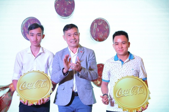 Cơn mưa v&agrave;ng từ Coca-Cola: Đ&atilde; đến l&uacute;c trở th&agrave;nh chủ nh&acirc;n 5 lượng si&ecirc;u to khổng lồ - Ảnh 1.