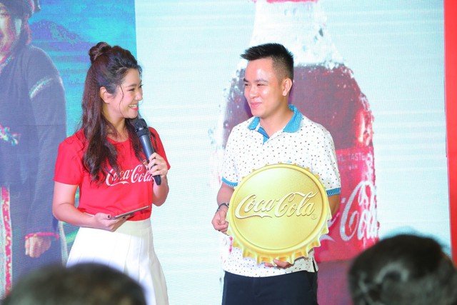 Cơn mưa v&agrave;ng từ Coca-Cola: Đ&atilde; đến l&uacute;c trở th&agrave;nh chủ nh&acirc;n 5 lượng si&ecirc;u to khổng lồ - Ảnh 2.