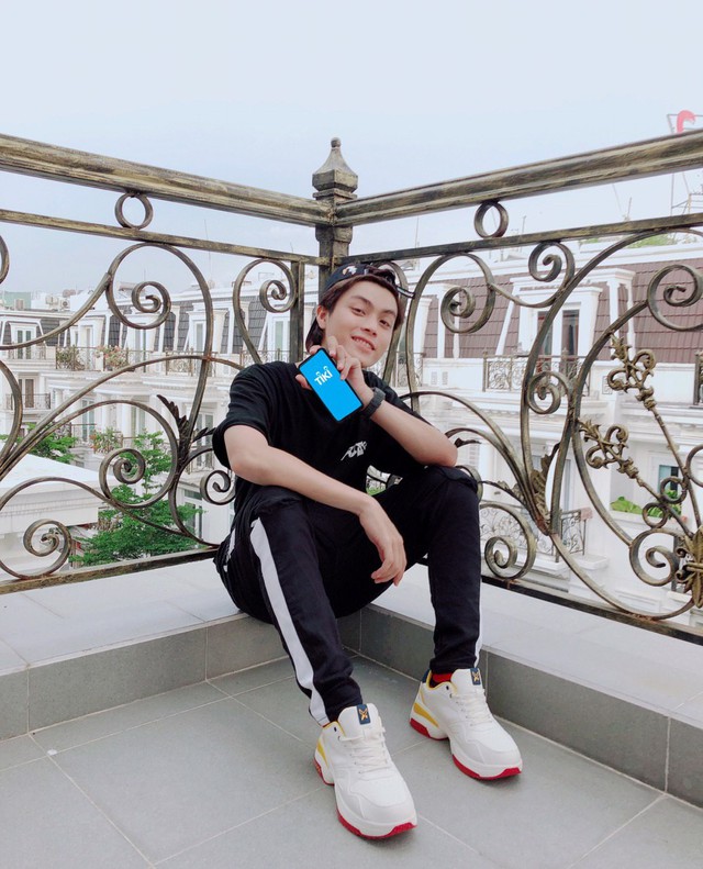 Mẫu gi&agrave;y &ldquo;c&acirc;n tất&rdquo; mọi khung h&igrave;nh OOTD giữa trời h&egrave; rực rỡ - Ảnh 4.