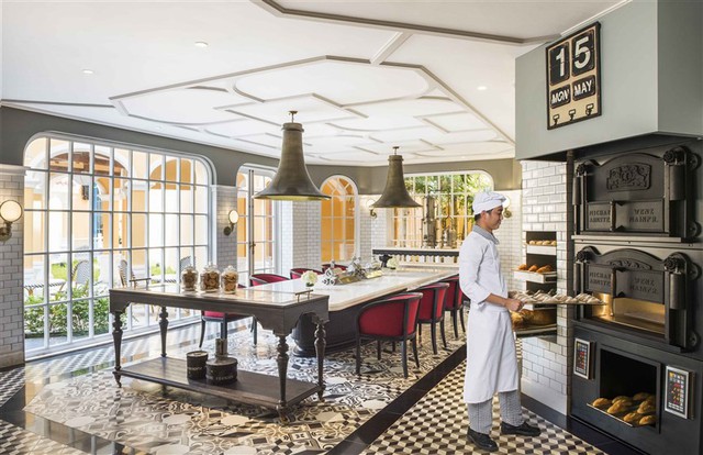 JW Marriott Phu Quoc Emerald Bay nhận 10 giải thưởng từ tổ chức World Luxury Restaurant Awards - Ảnh 2.