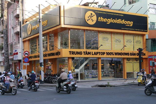 Không cần dài cổ” đặt laptop từ nước ngoài, gamer có thể rinh ngay laptop từ cửa hàng mới toanh này của Thế Giới Di Động - Ảnh 1.