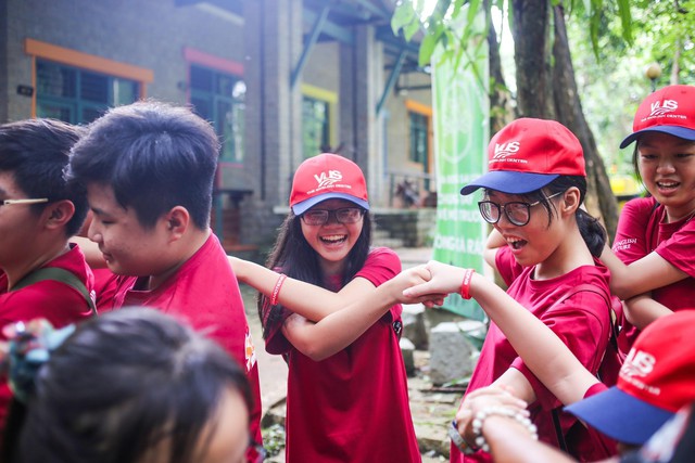 Super Fun Camp vui ngất trời v&agrave; những trải nghiệm kh&oacute; qu&ecirc;n của c&aacute;c bạn trẻ VUS - Ảnh 1.