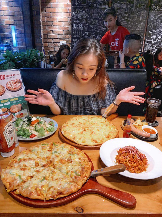 Giới trẻ Hà Nội thi nhau check-in Pizza 90K của thương hiệu Pizza Pepperonis - Ảnh 3.