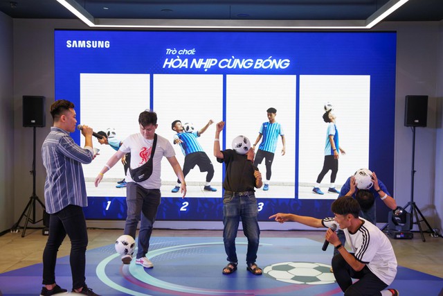 “Phù thủy tâng bóng” Phạm Trọng Thy khuấy đảo Samsung Showcase - Ảnh 6.