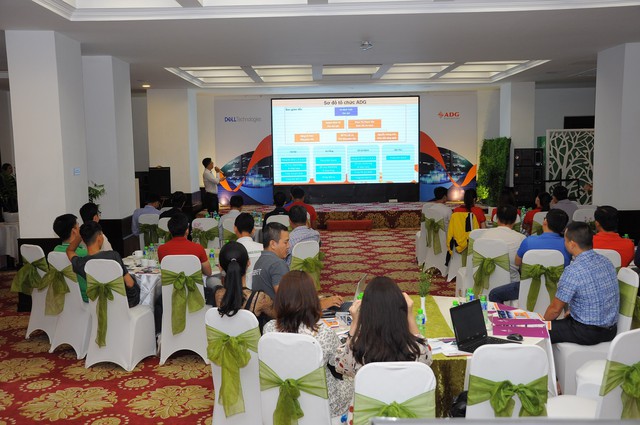 Hội thảo “Data Center In A Rack–Digital Transformation For Enterprises” - Giới thiệu các giải pháp công nghệ cho doanh nghiệp Việt - Ảnh 1.