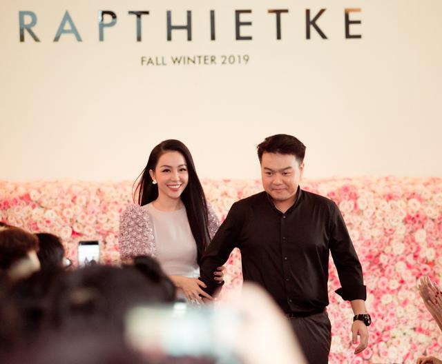 Linh Nga, Tuyết Lan trở th&agrave;nh vedette ra mắt bộ sưu tập &ldquo;The First Dress&rdquo; - Ảnh 2.
