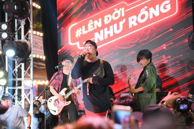 Hàng nghìn bạn trẻ “quẩy” hết mình tại sự kiện hoành tráng nhất tháng 8 mang tên “Đêm Sài Gòn” - Ảnh 7.