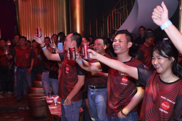 Coca-Cola chính thức ra mắt nước tăng lực Coca-Cola Energy tại Việt Nam - Ảnh 1.