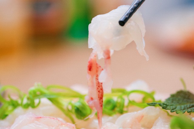 Ăn sashimi chuẩn vị đâu chỉ nhà hàng Nhật mới có, đến địa chỉ này để nâng tầm “hiểu biết” cho dạ dày nào! - Ảnh 3.