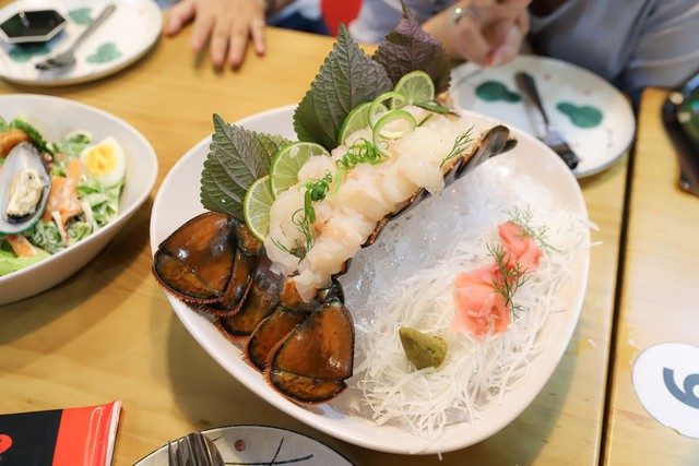 Ăn sashimi chuẩn vị đâu chỉ nhà hàng Nhật mới có, đến địa chỉ này để nâng tầm “hiểu biết” cho dạ dày nào! - Ảnh 4.