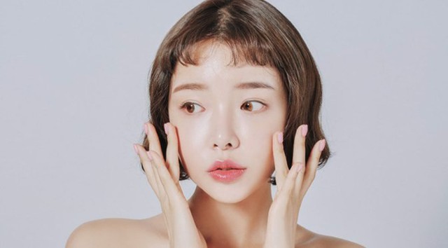 Thời tiết giao m&ugrave;a thất thường, kh&ocirc;ng chăm s&oacute;c thế n&agrave;y đừng tr&aacute;ch v&igrave; sao da th&acirc;m, n&aacute;m! - Ảnh 1.