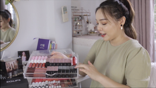 C&ugrave;ng soi BST son si&ecirc;u to khổng lồ của beauty blogger Trinh Phạm m&agrave; mọi c&ocirc; g&aacute;i đều &ldquo;th&egrave;m muốn&rdquo; - Ảnh 4.