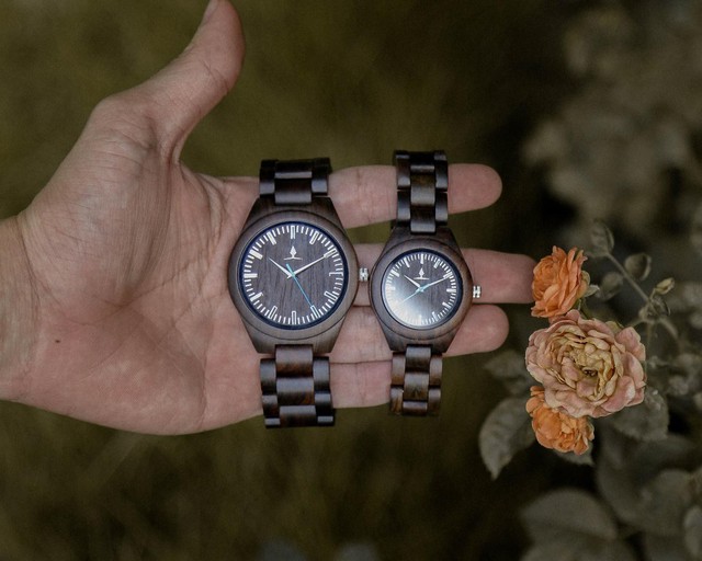 Đồng hồ đeo tay bằng gỗ - Sự khác biệt với nét đẹp cổ điển mang hơi thở hiện đại - Ảnh 1.