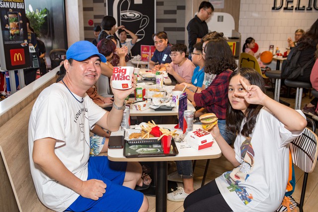 McDonald’s khai trương nhà hàng thứ tư tại Hà Nội, đánh dấu bước phát triển trong chiến lược mở rộng thị trường miền Bắc - Ảnh 4.
