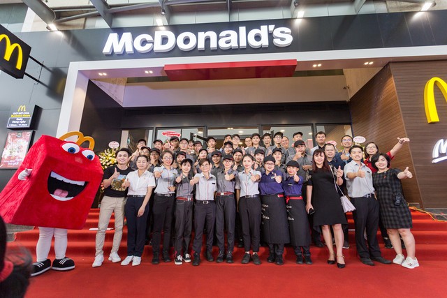 McDonald’s khai trương nhà hàng thứ tư tại Hà Nội, đánh dấu bước phát triển trong chiến lược mở rộng thị trường miền Bắc - Ảnh 5.